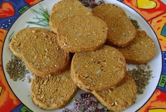 Herzhafte Kräuterkekse aus Hafertrester