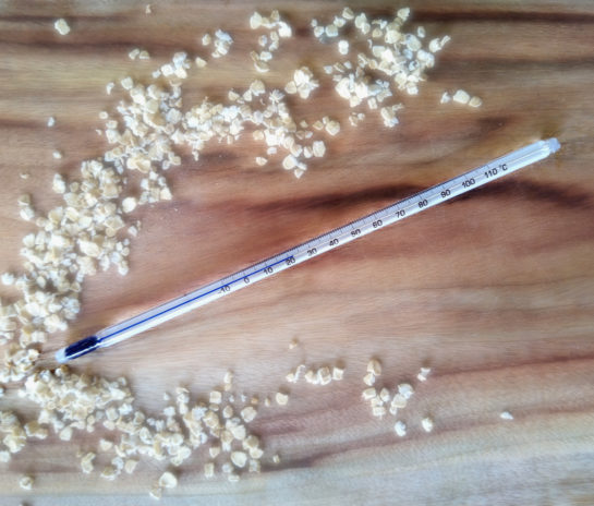 Thermometer aus Glas für Haferdrink