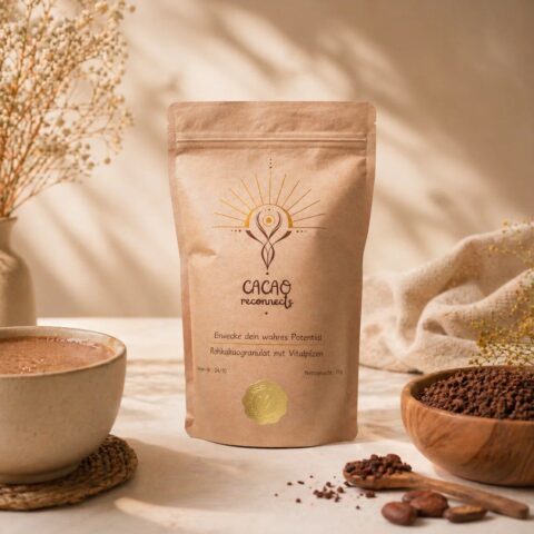 Shroomcacao Classic 150 g Rohkakaogranulat mit Vitalpilzen neben Kakao